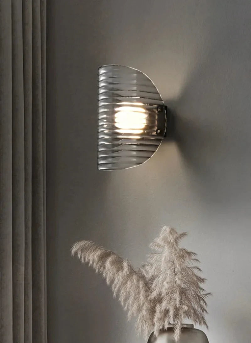 The Obsidian Ray Wall Lamp