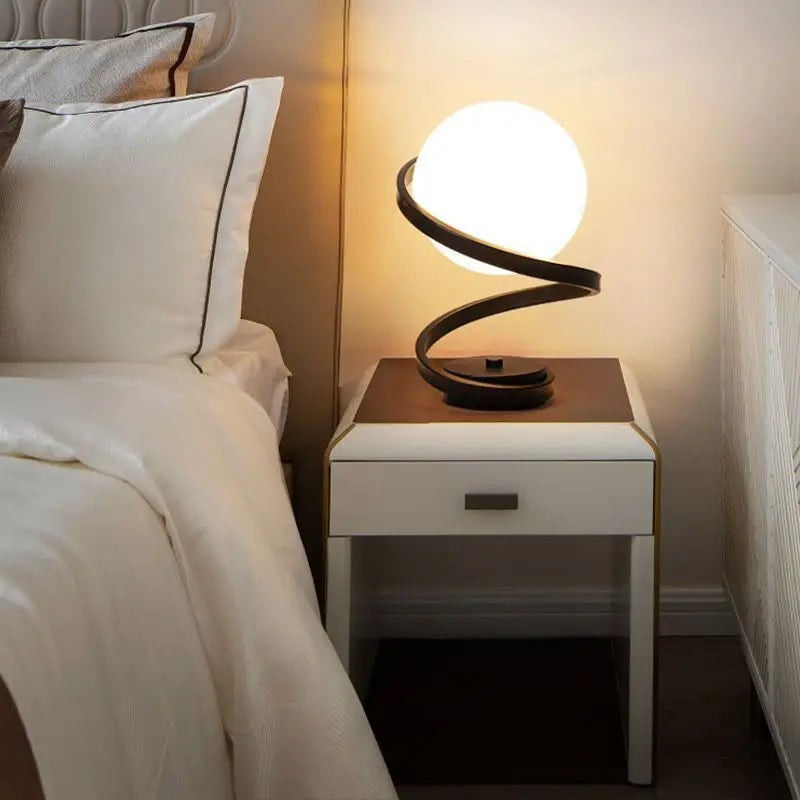 Spiral Globe Lamp Black