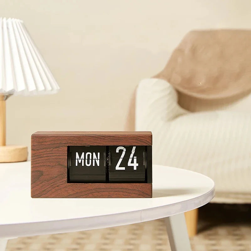 Maison Flip Calendar Clock