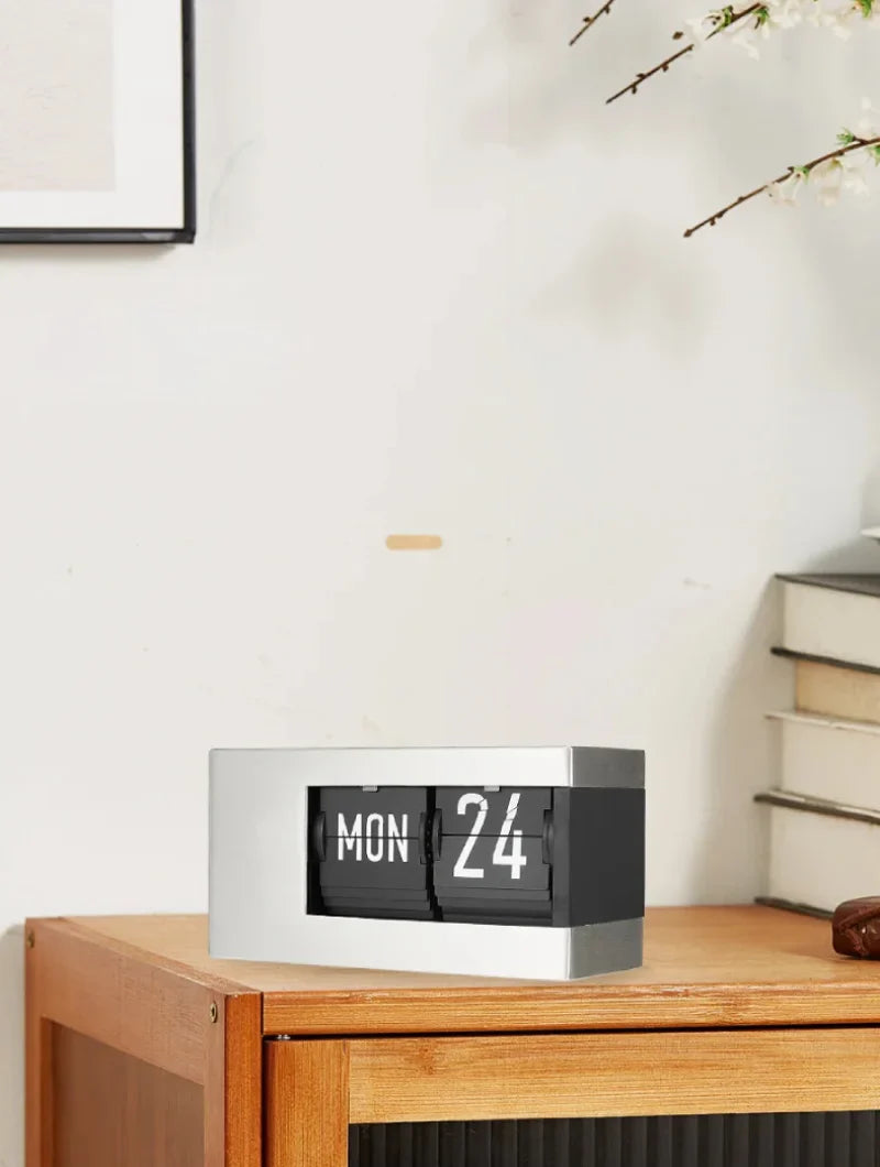 Maison Flip Calendar Clock