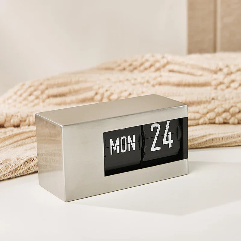 Maison Flip Calendar Clock