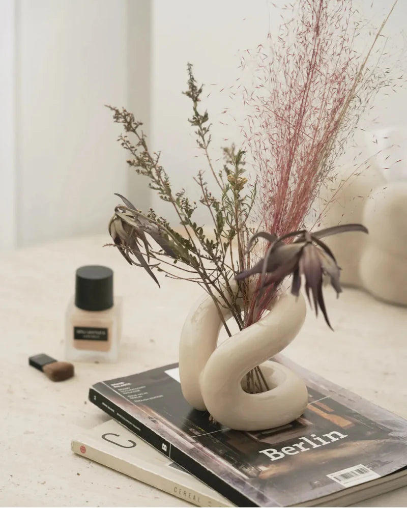 Sculpted Knot Ceramic Holder
