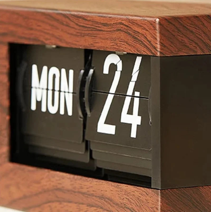 Maison Flip Calendar Clock
