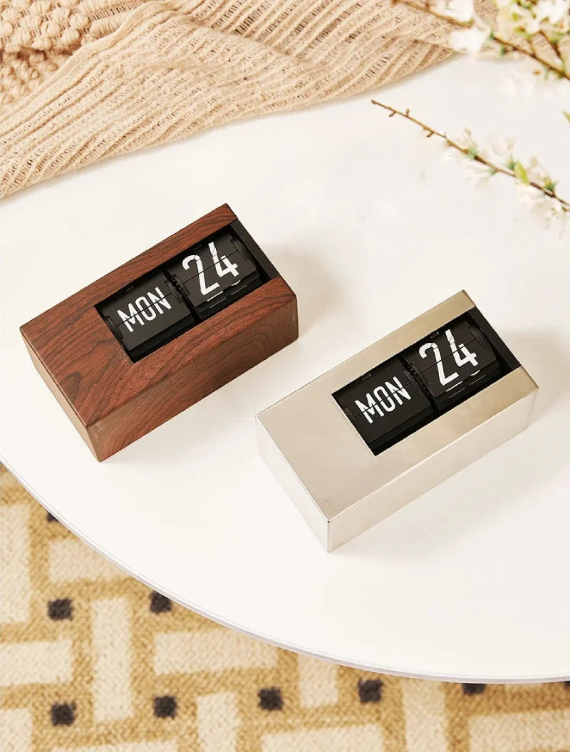 Maison Flip Calendar Clock