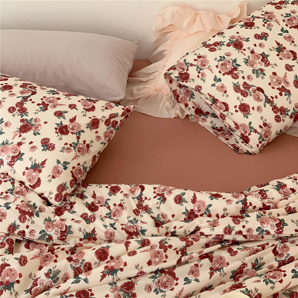 Vintage Rose Knit Cotton Bedding Set – Soft & Romantic
