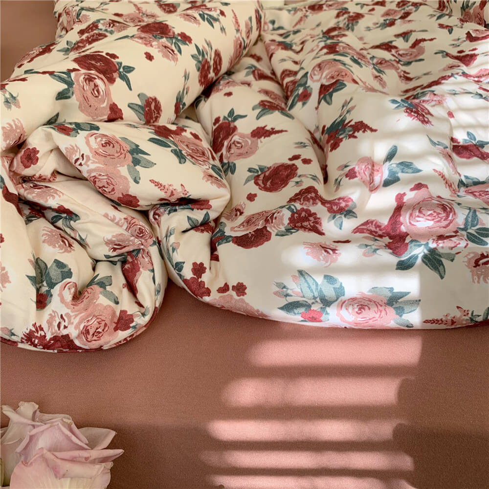 Vintage Rose Knit Cotton Bedding Set – Soft & Romantic
