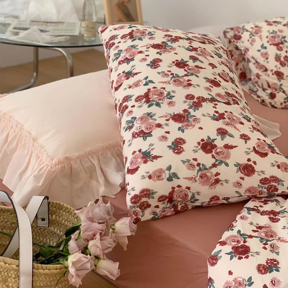 Vintage Rose Knit Cotton Bedding Set – Soft & Romantic