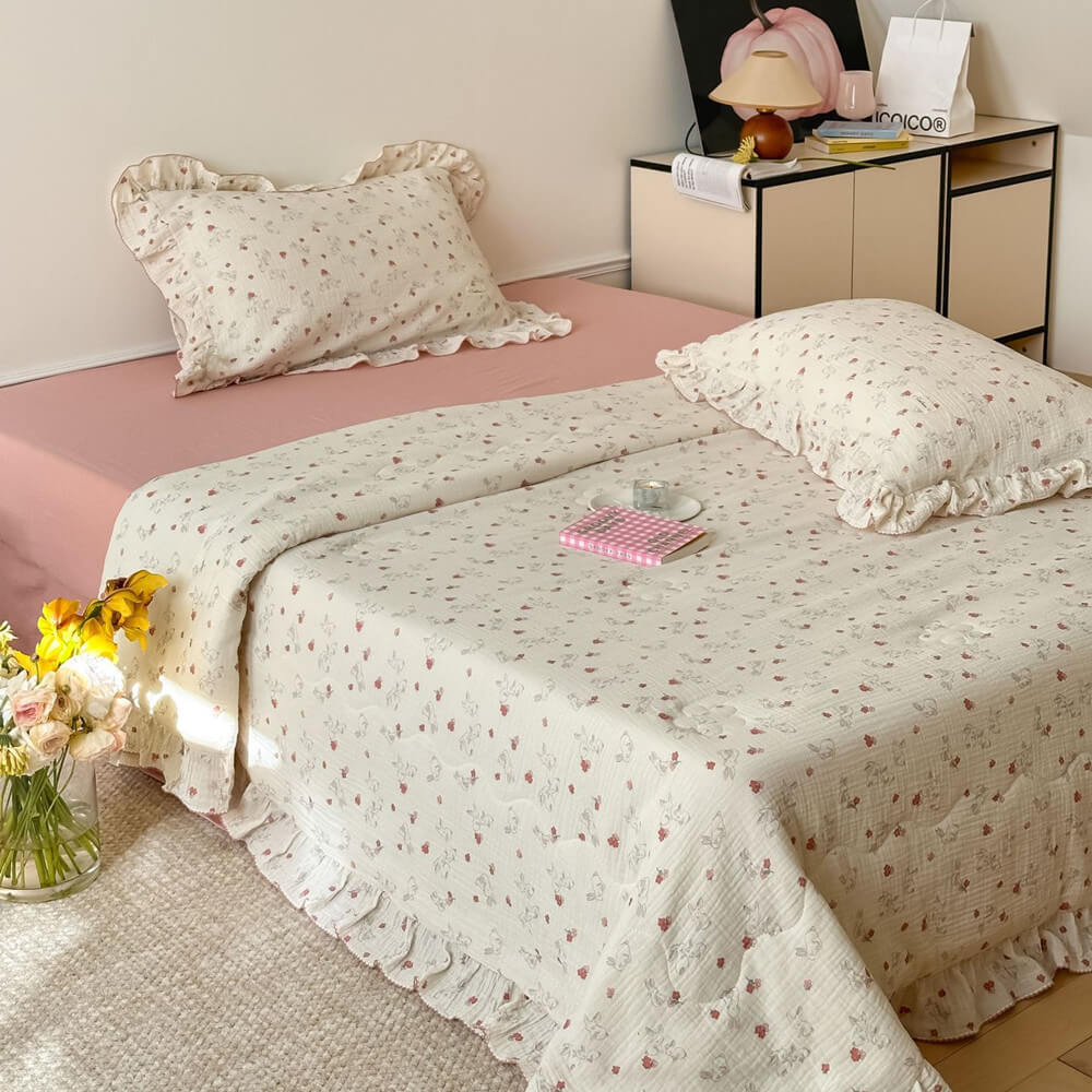 Bunny Floral Muslin Quilt – Ruffle Edge Cotton Bedding