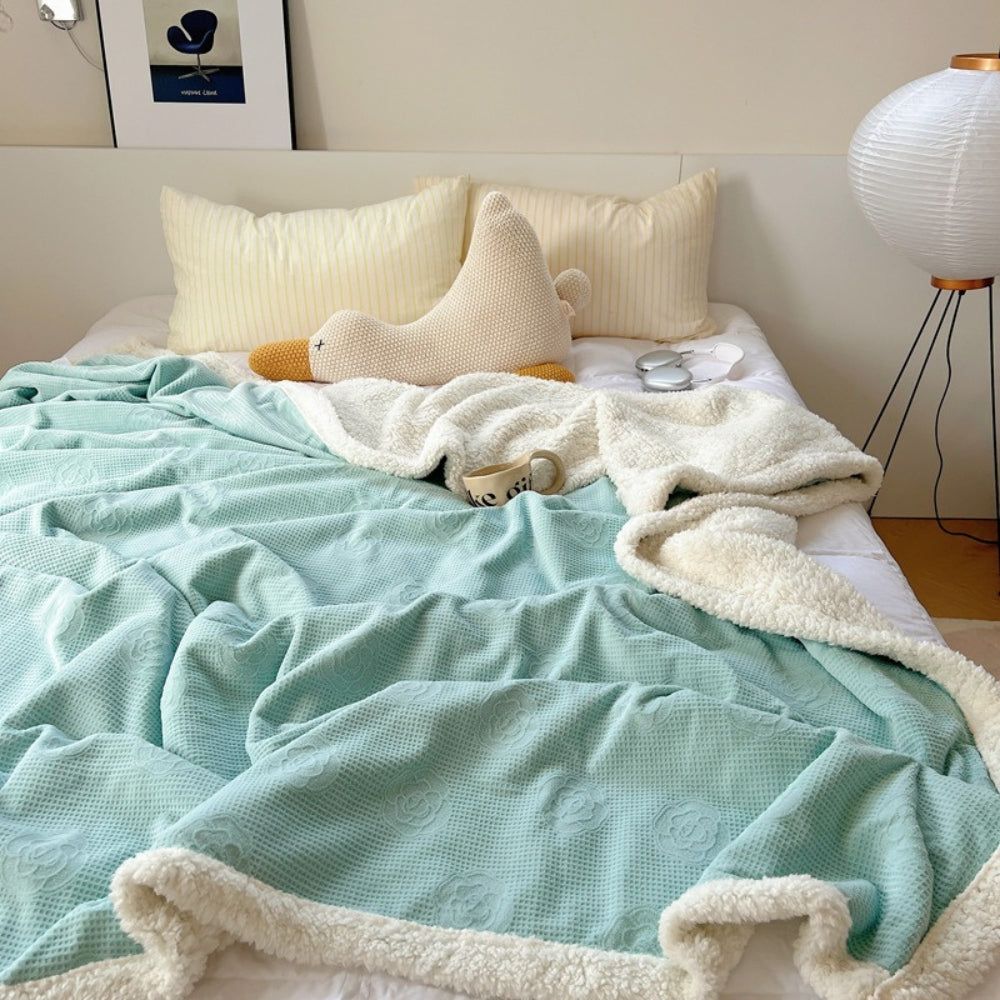 Solène Floral Embossed Sherpa Blanket Mint Whisper