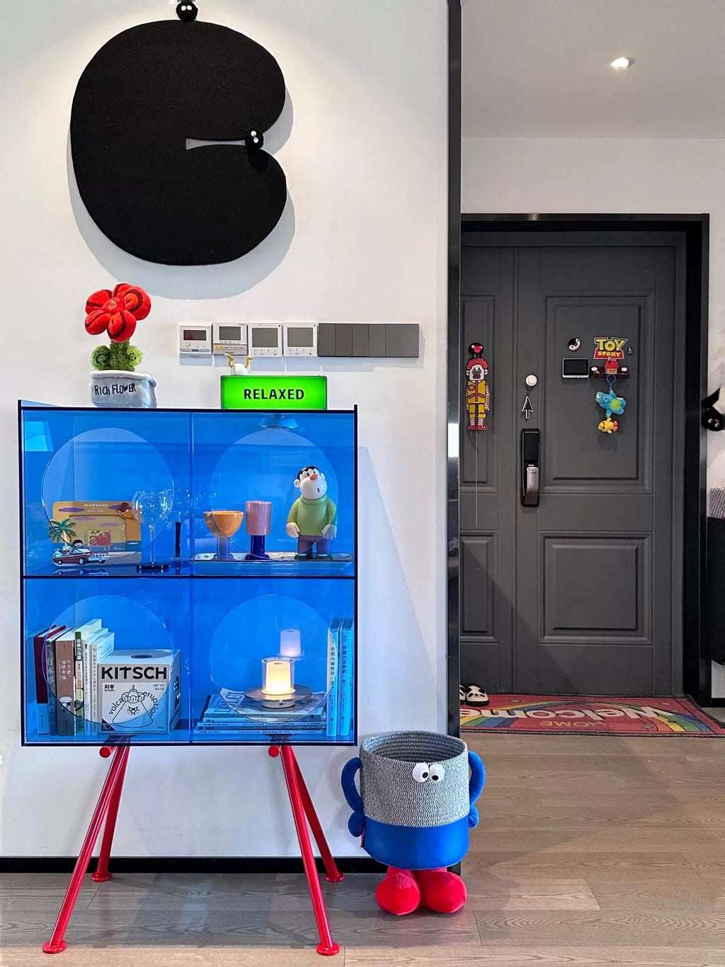 Modern Acrylic Display Cabinet