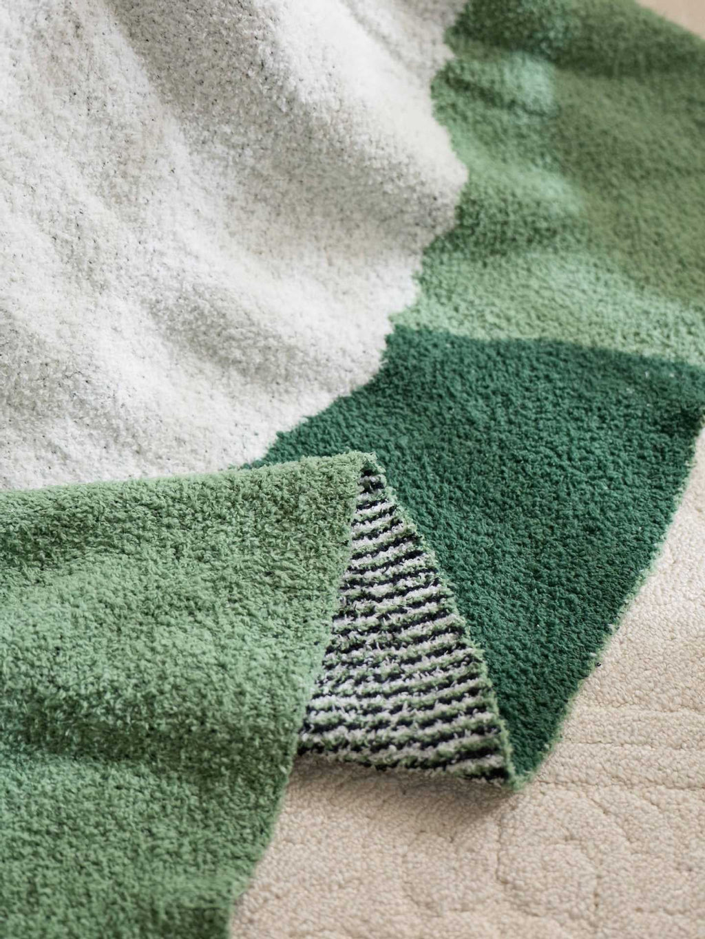 Green Sheep Plush Throw Blanket