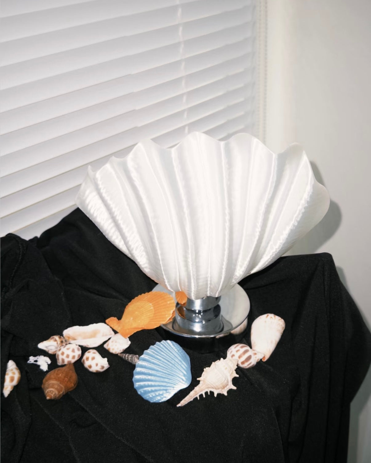 White Scallop Relief Table Lamp