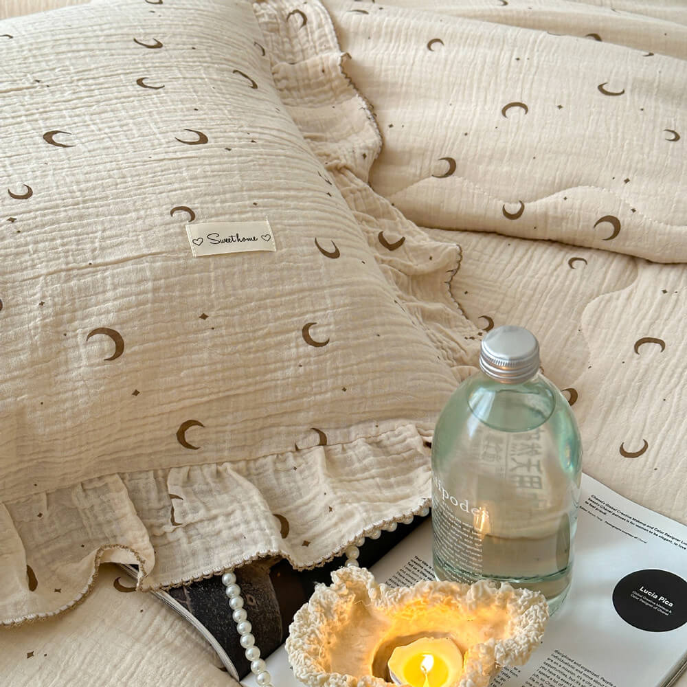 Moon & Star Muslin Quilt – Ruffle Edge Cotton Bedding