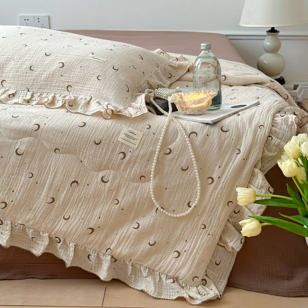 Moon & Star Muslin Quilt – Ruffle Edge Cotton Bedding