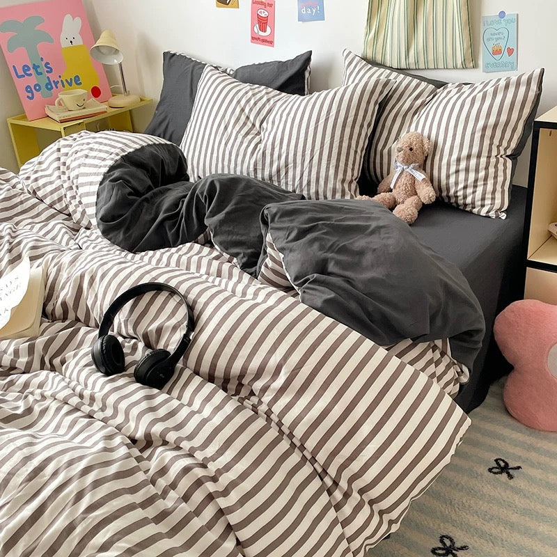 Minimalist Black Stripe Bedding Set