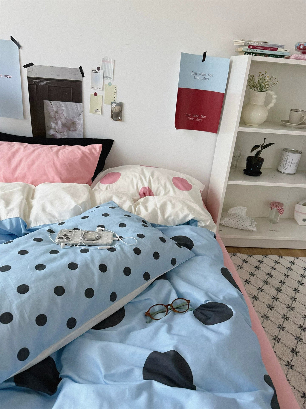 Blue and Pink Bedding Set