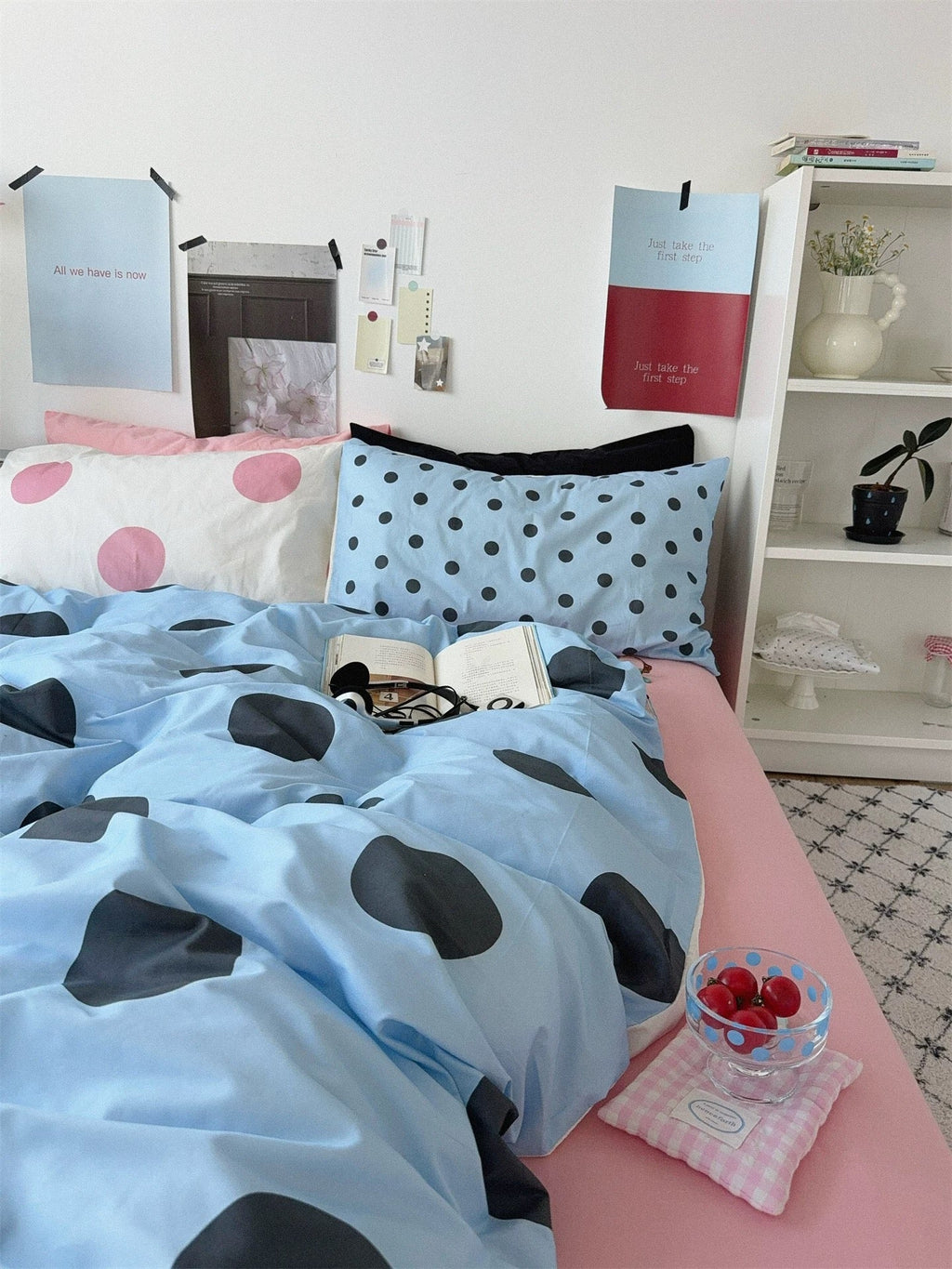 Blue and Pink Bedding Set