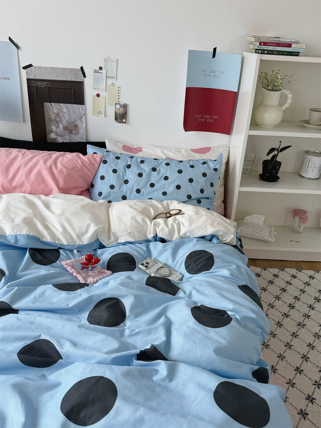 Blue and Pink Bedding Set