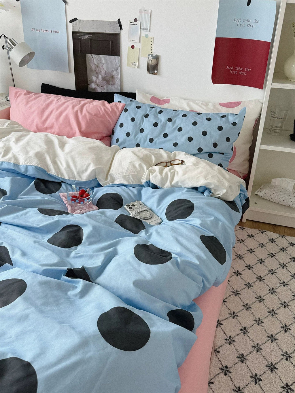 Blue and Pink Bedding Set