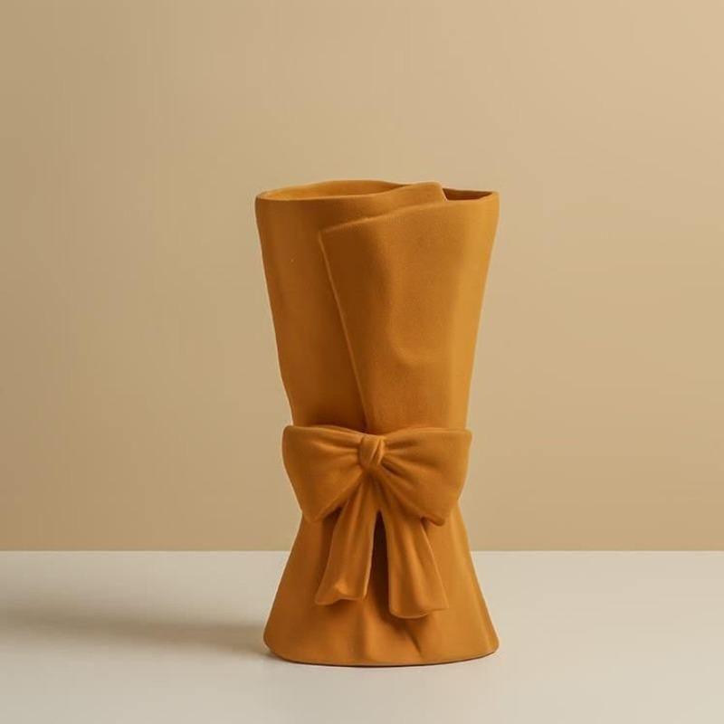 Knot & Bloom - Ceramic Bowknot Vase Peru