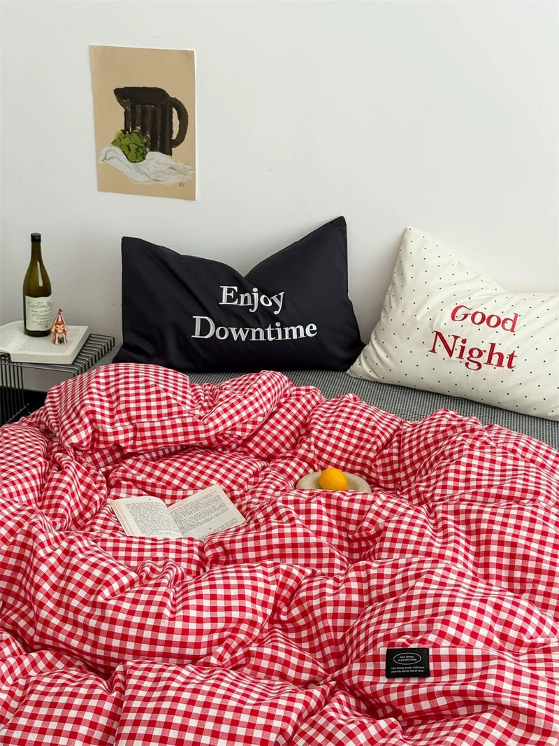 Black & Red Preppy Gingham Bedding Set