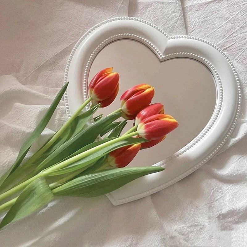 Pillow Heart Mirror White