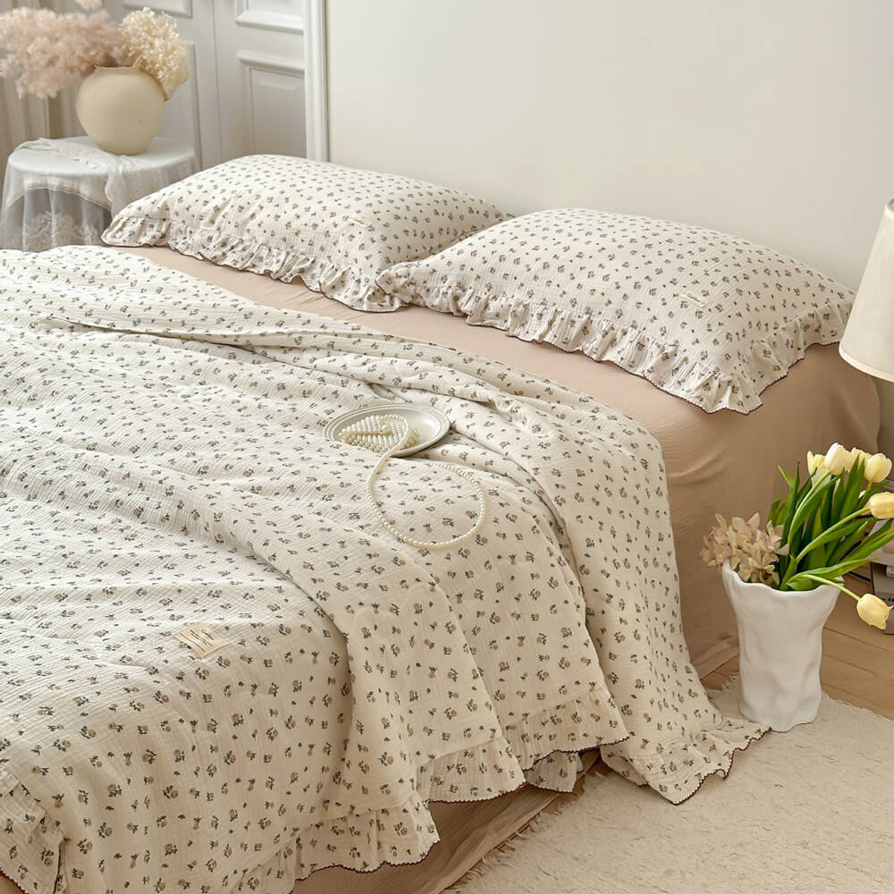 Vintage Rose Muslin Quilt – Ruffle Edge Cotton Bedding