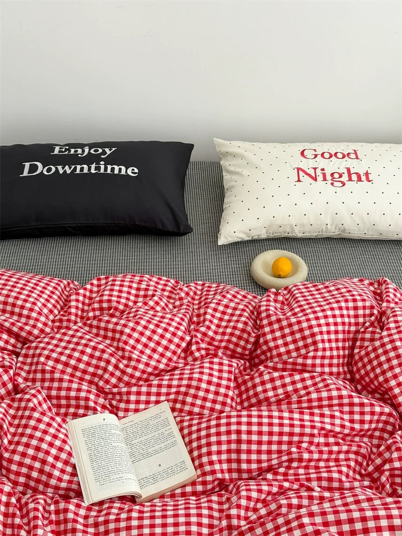 Black & Red Preppy Gingham Bedding Set