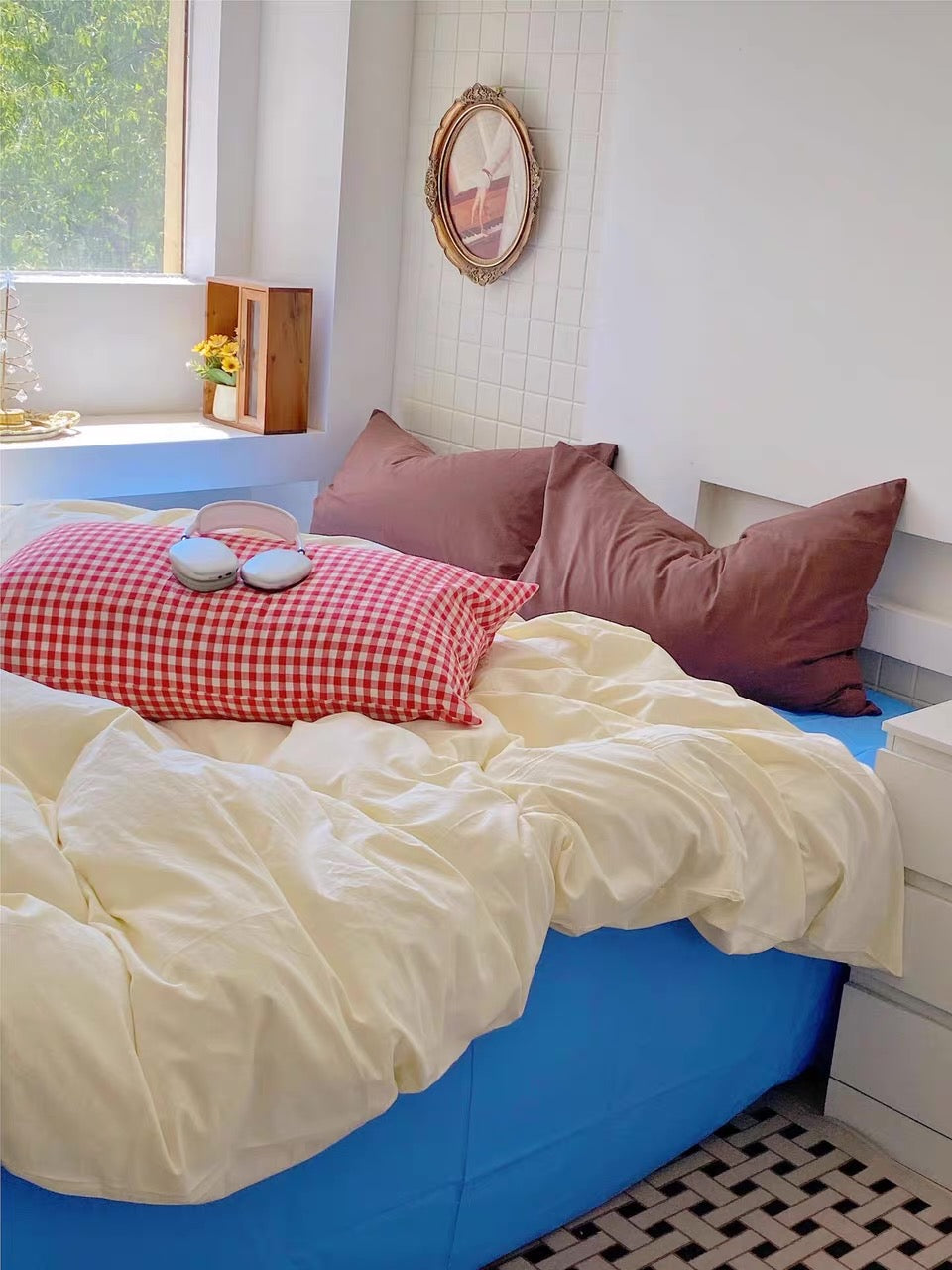 Cream Bedding Set with Gingham Pillowcase