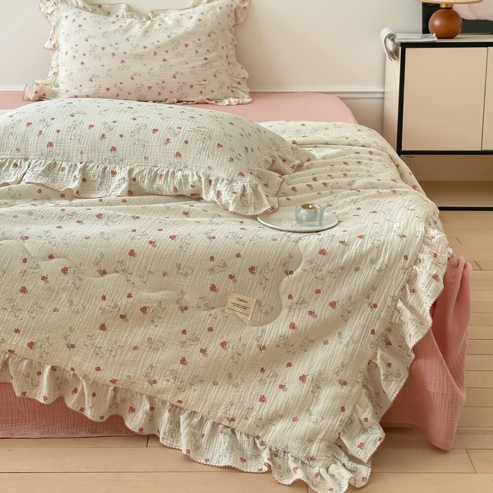 Bunny Floral Muslin Quilt – Ruffle Edge Cotton Bedding