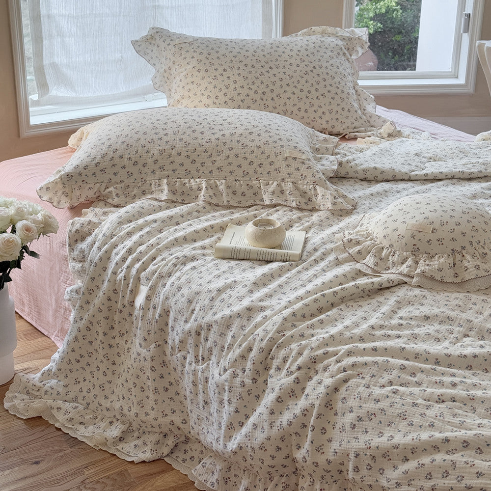 Ditsy Floral Kids Comforter – Ruffled & Lightweight