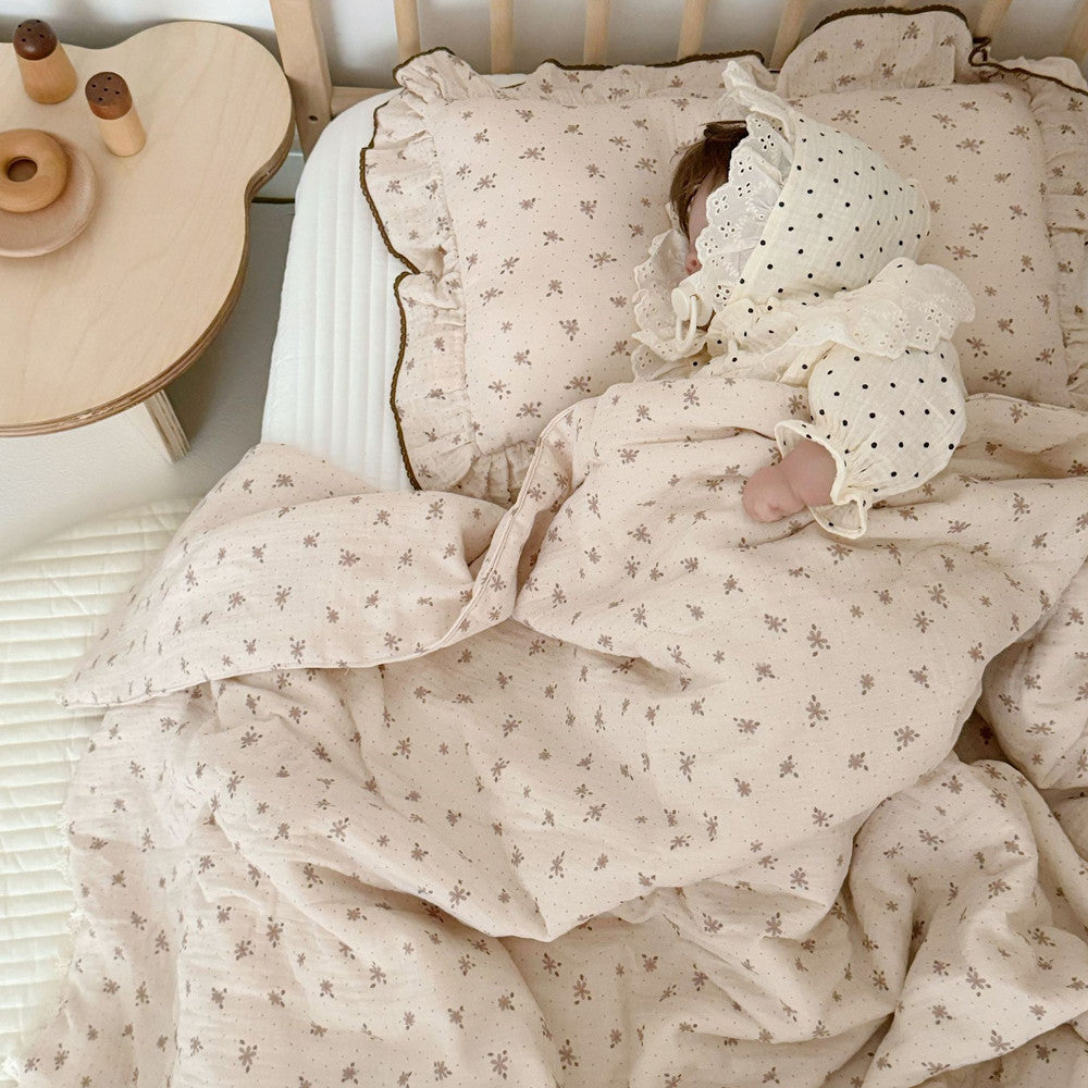 Daisy Print Toddler Comforter – Cotton Muslin with Lace Trim