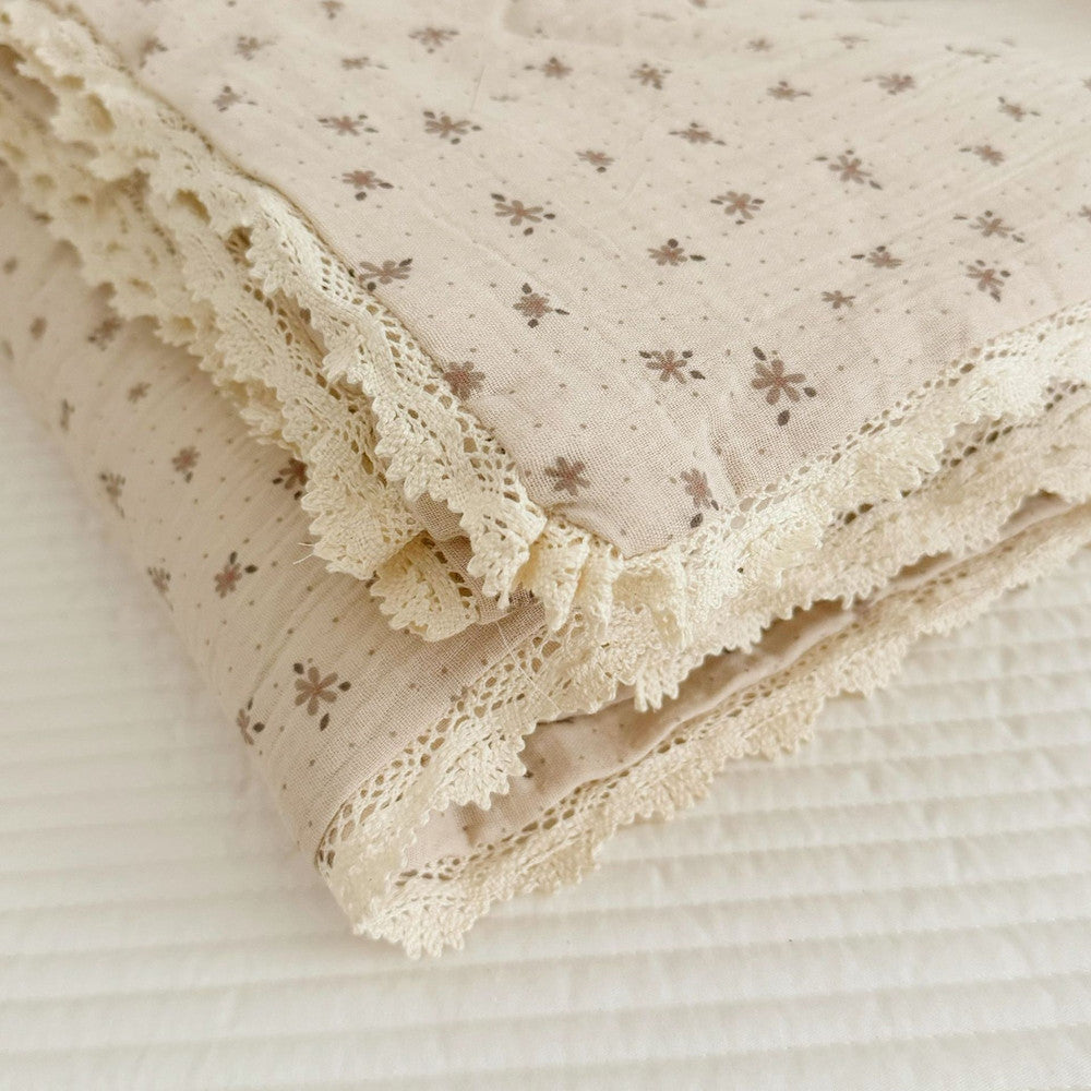 Daisy Print Toddler Comforter – Cotton Muslin with Lace Trim