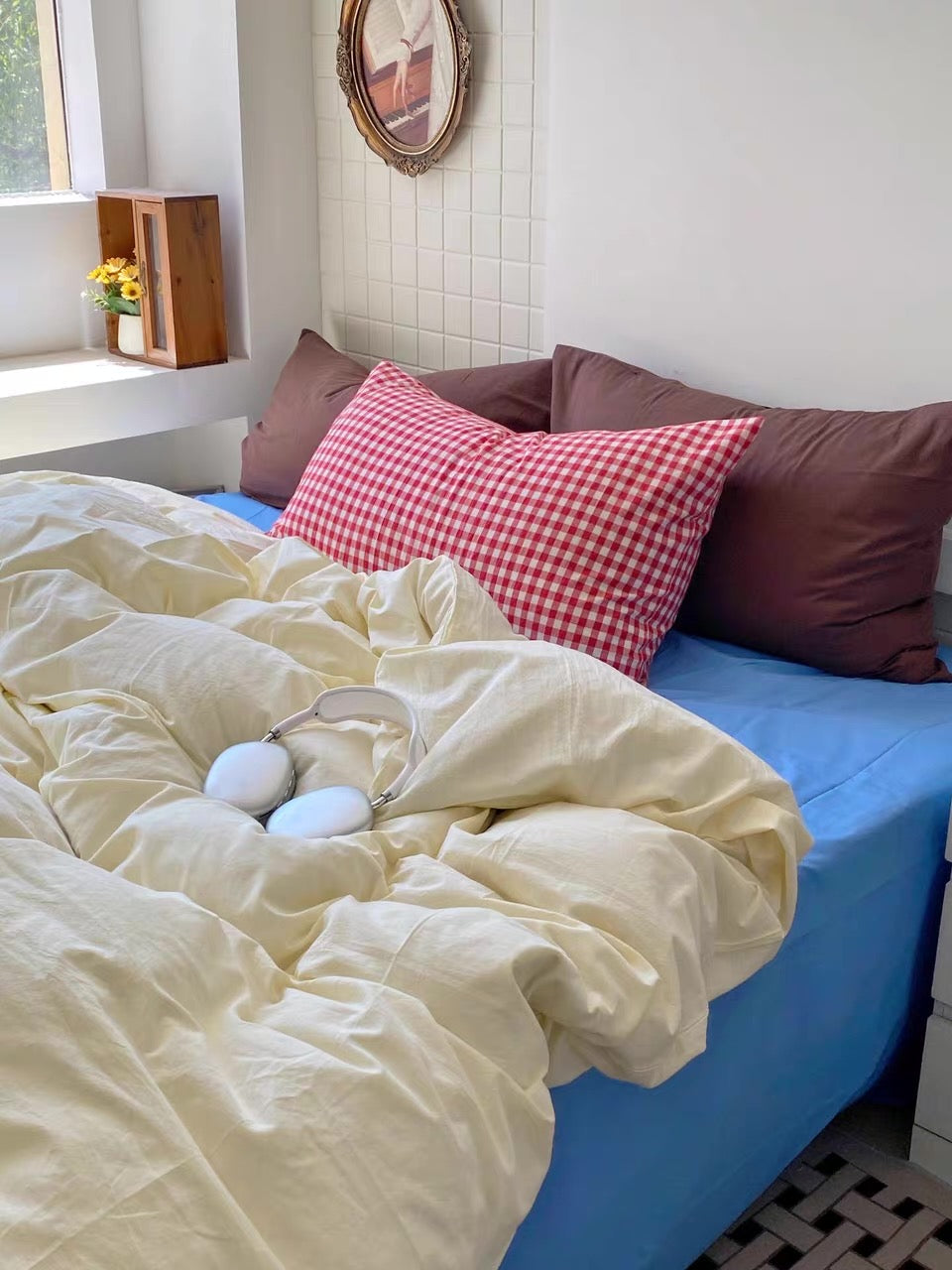 Cream Bedding Set with Gingham Pillowcase