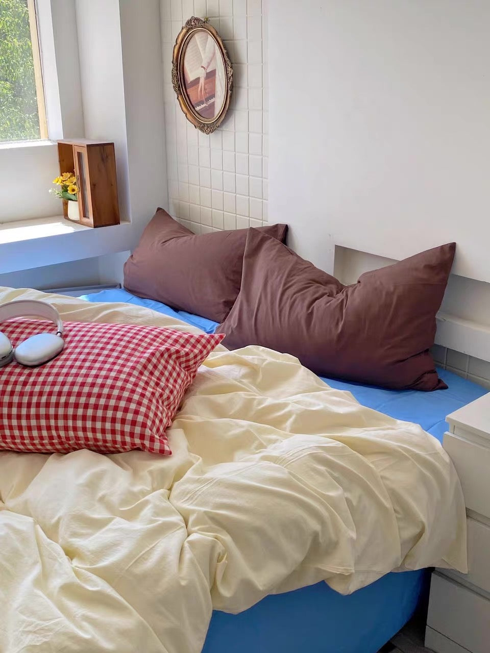 Cream Bedding Set with Gingham Pillowcase