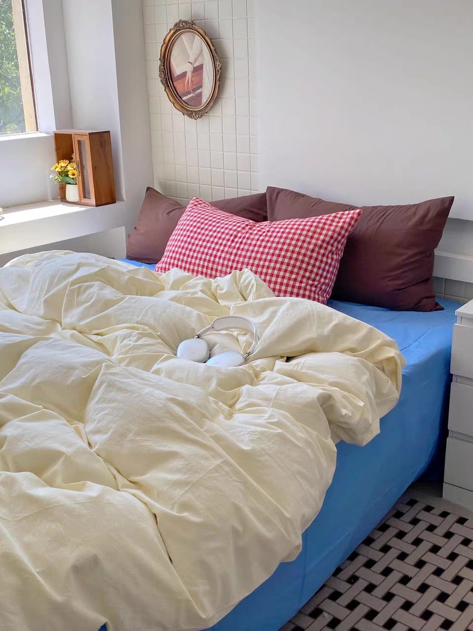 Cream Bedding Set with Gingham Pillowcase