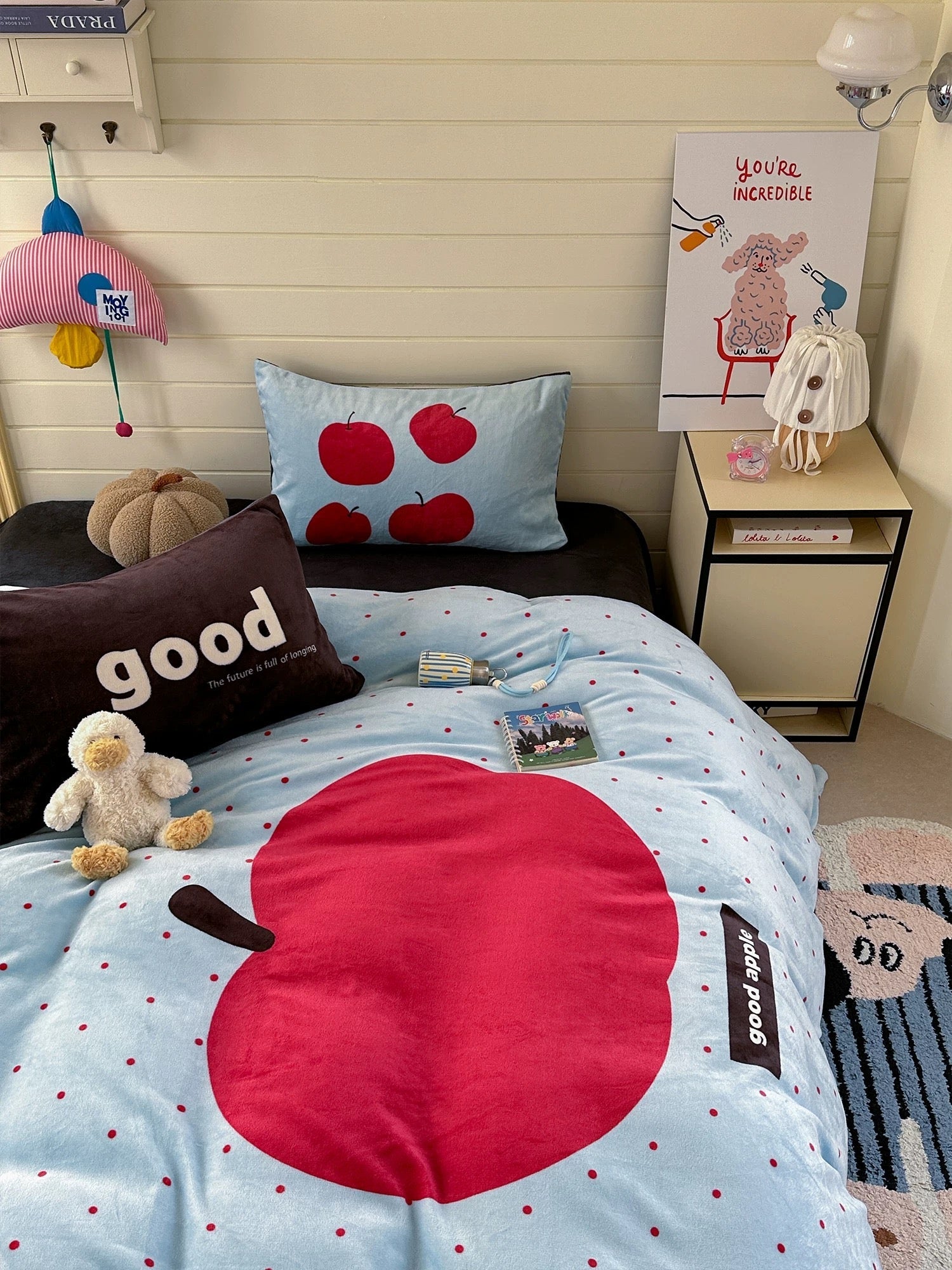 Cute Apple Milk Fleece Bedding Set