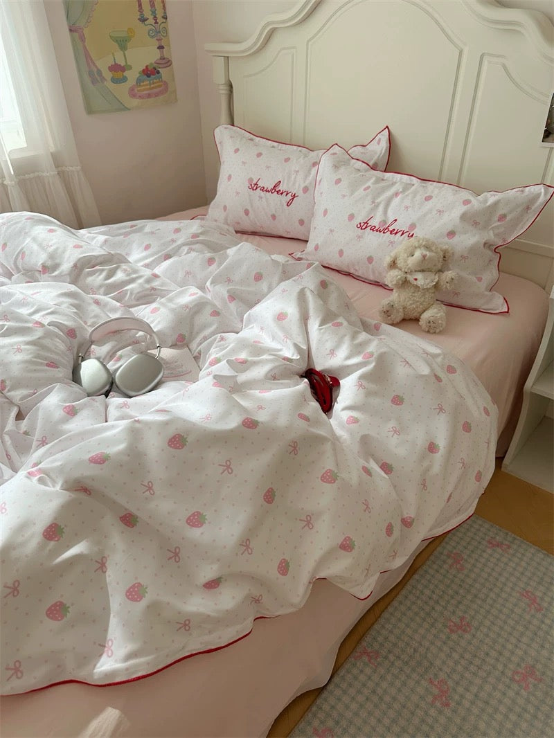 Dollette-inspired Strawberry Bedding Set