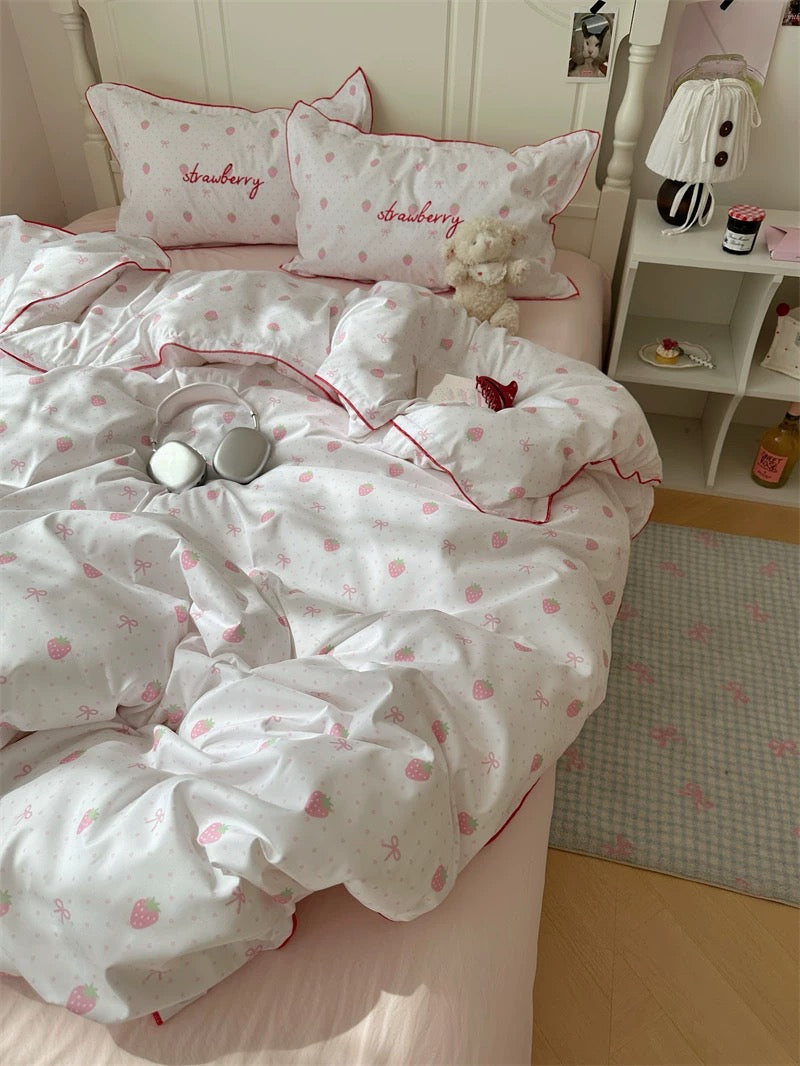 Dollette-inspired Strawberry Bedding Set