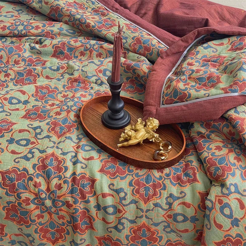 Retro Quilt for Bed - Vintage Floral Style