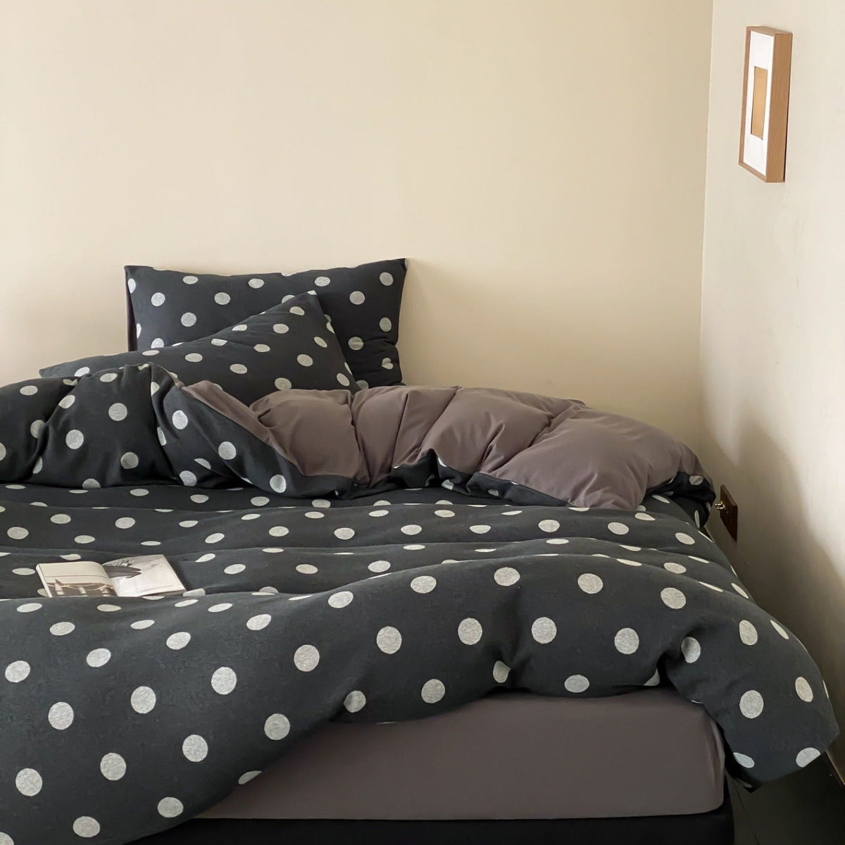 Everyday Dot Cotton Jersey Bedding Set