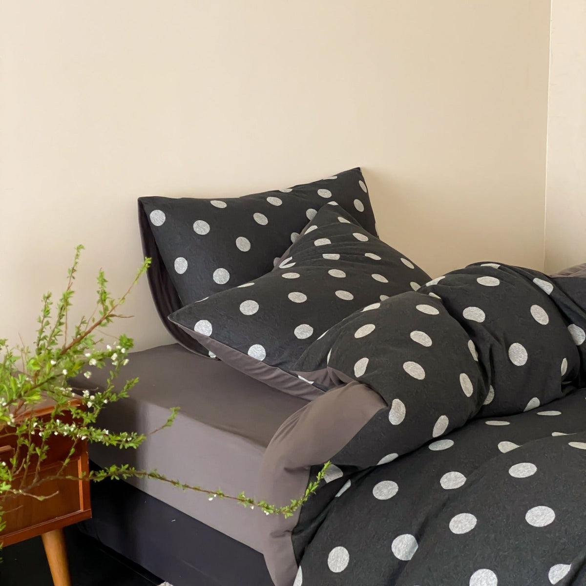 Everyday Dot Cotton Jersey Bedding Set