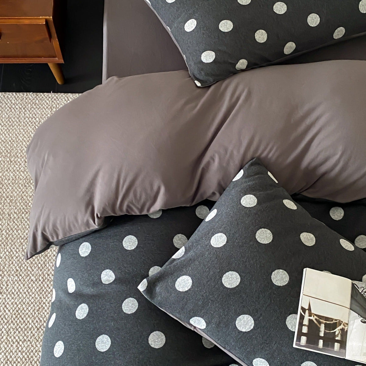 Everyday Dot Cotton Jersey Bedding Set