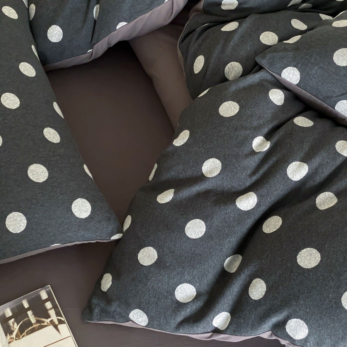 Everyday Dot Cotton Jersey Bedding Set