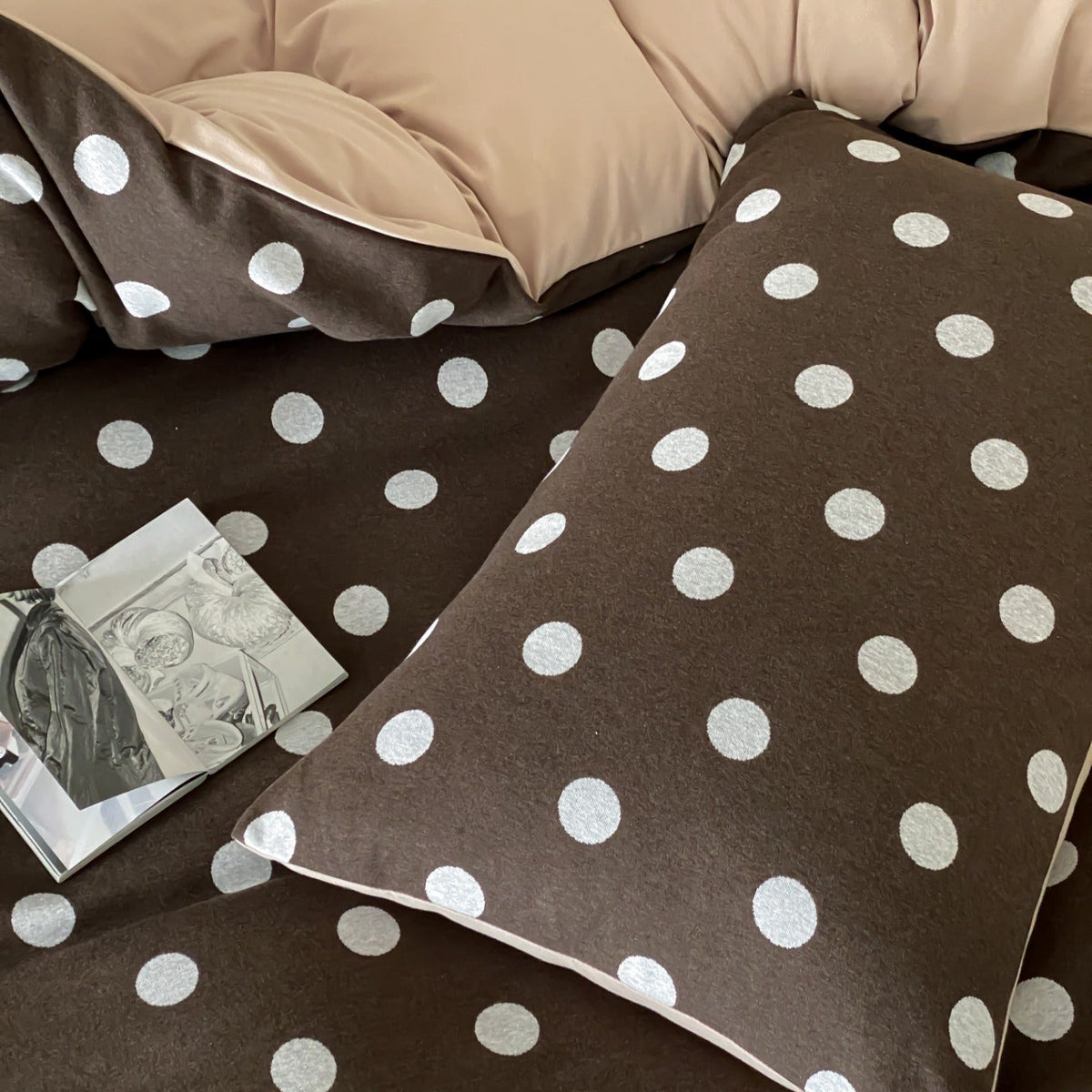 Everyday Dot Cotton Jersey Bedding Set