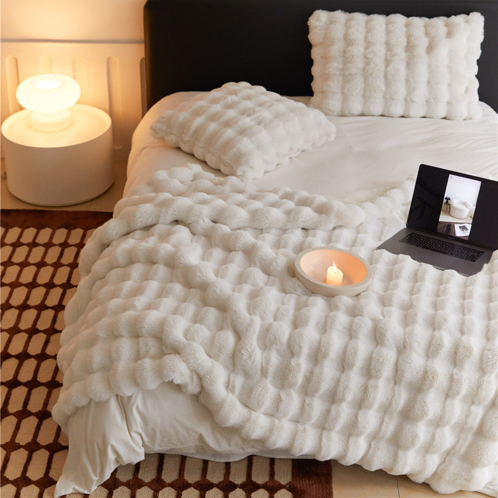 Luxury Faux Rabbit Fur Throw Blanket – Fluffy & Reversible