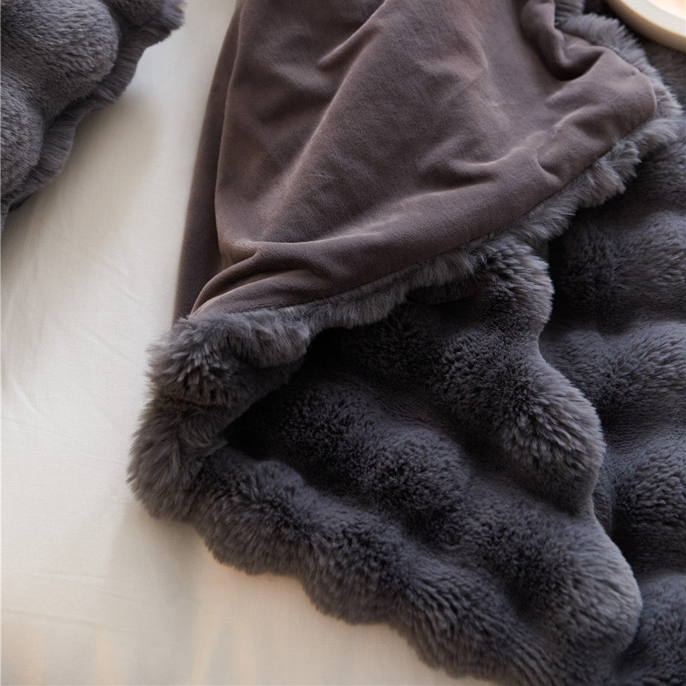 Luxury Faux Rabbit Fur Throw Blanket – Fluffy & Reversible