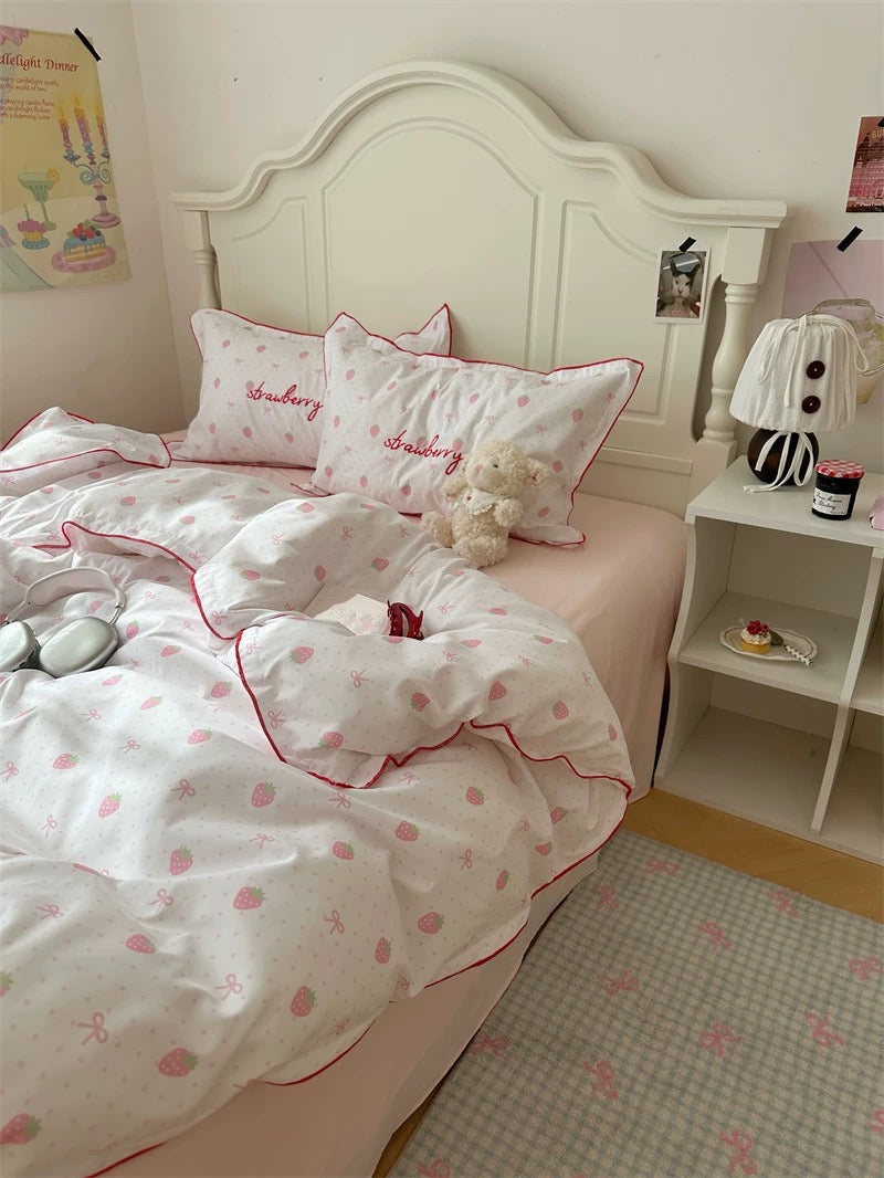 Dollette-inspired Strawberry Bedding Set