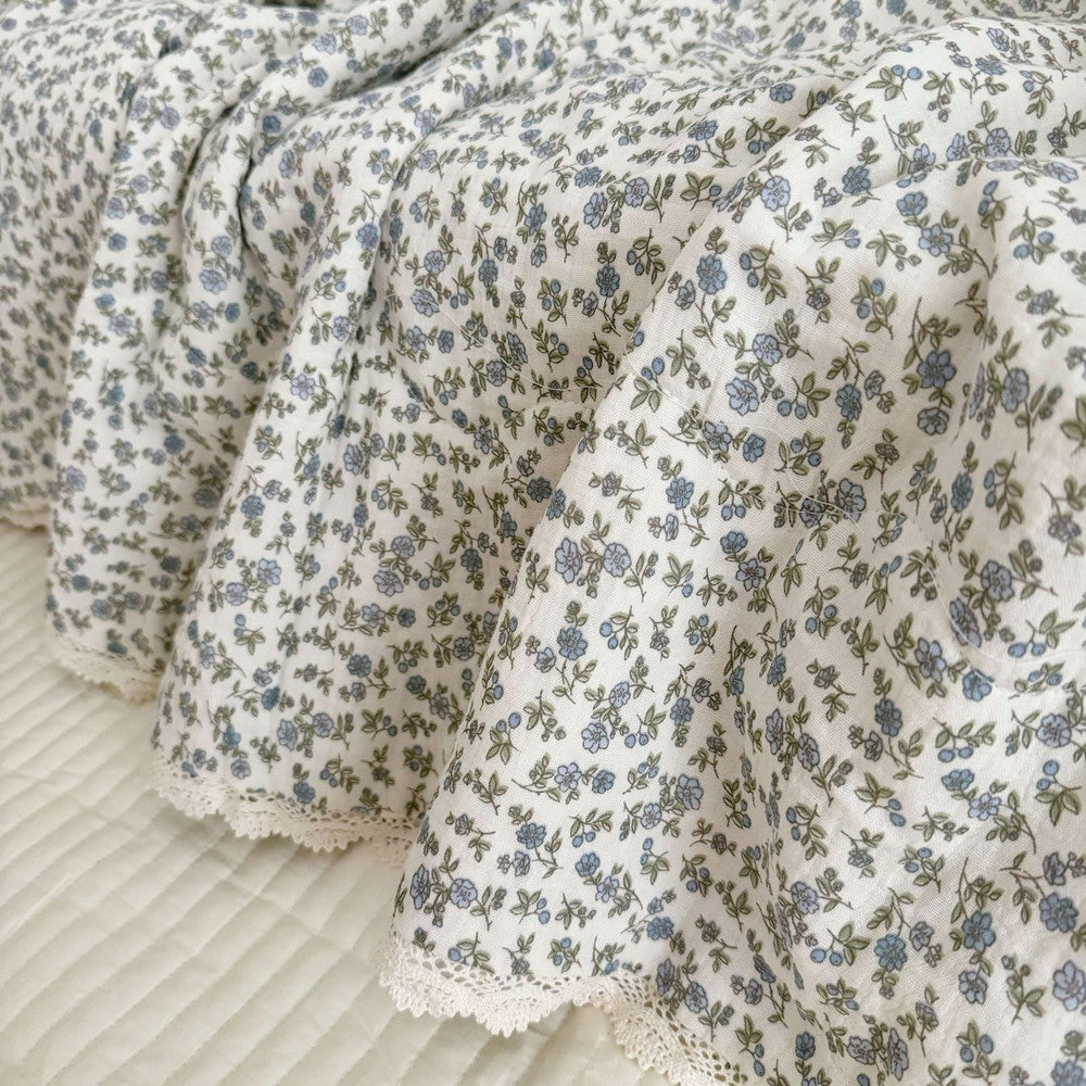 Vintage Ditsy Floral Baby Quilt – Cotton Muslin