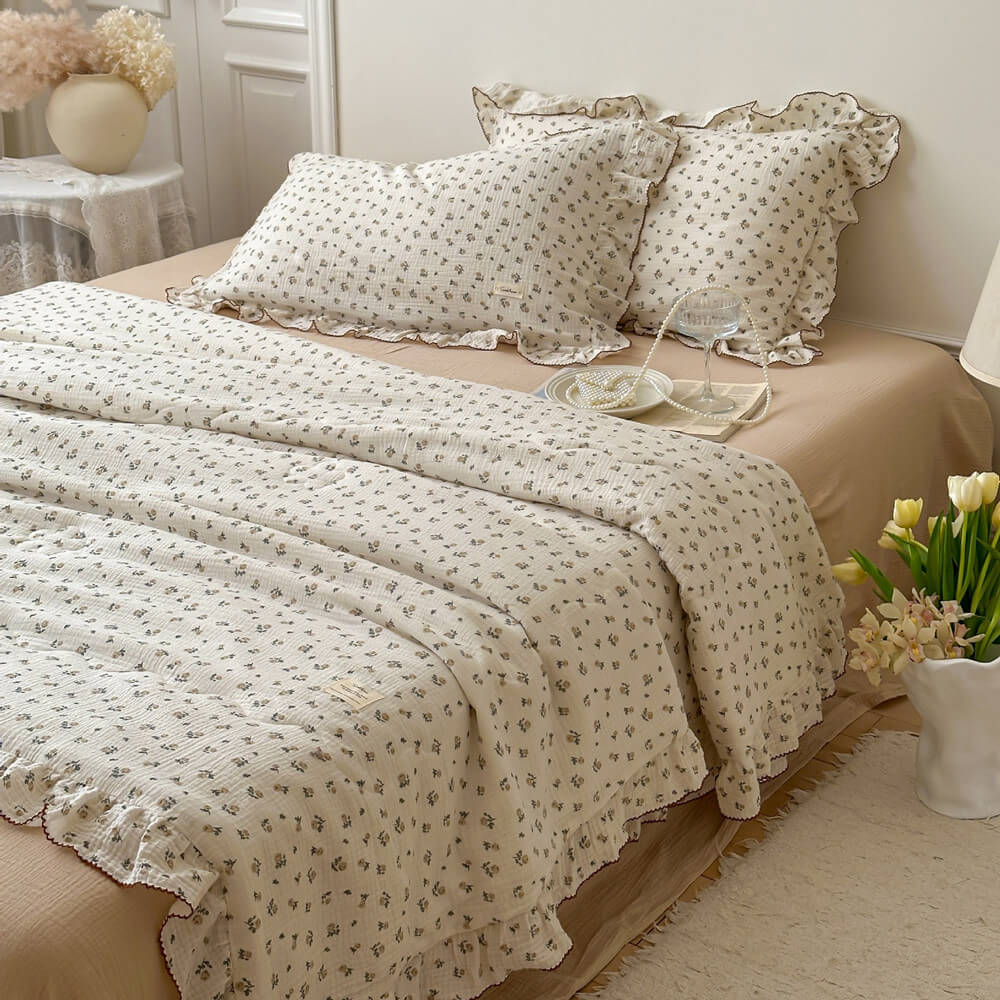 Vintage Rose Muslin Quilt – Ruffle Edge Cotton Bedding